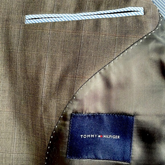 Tommy Hilfiger windowpane print suit 42S - Picture 3 of 12